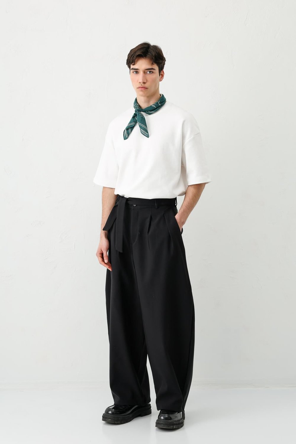 Barrel Fit Tailored Fit Kemerli Pantolon Siyah