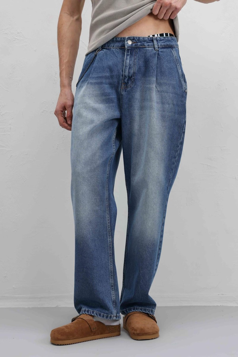 Pileli Zİncir Detaylı Baggy Jean Mavi