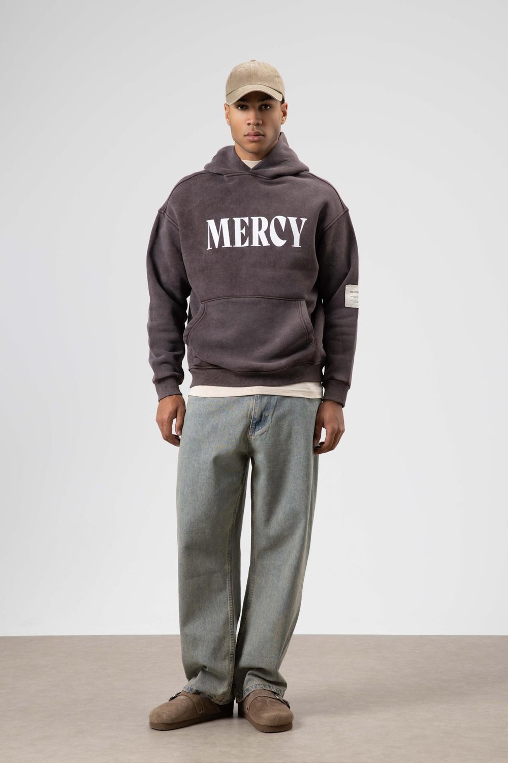 Kart Detaylı Yıkamalı Oversize Sweatshirt Kahve