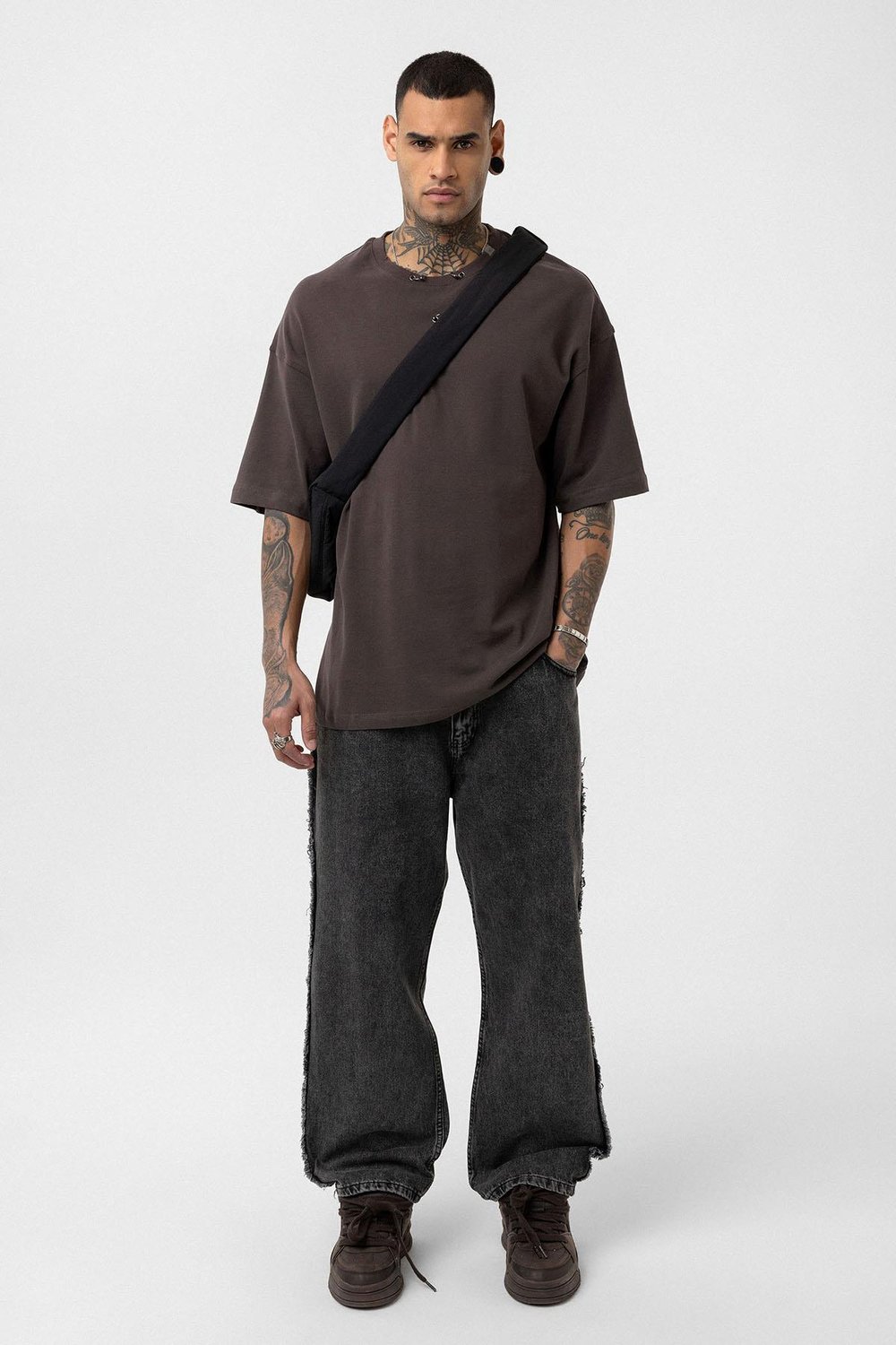 Oversize Metal Halka Detaylı Tişört Kahve