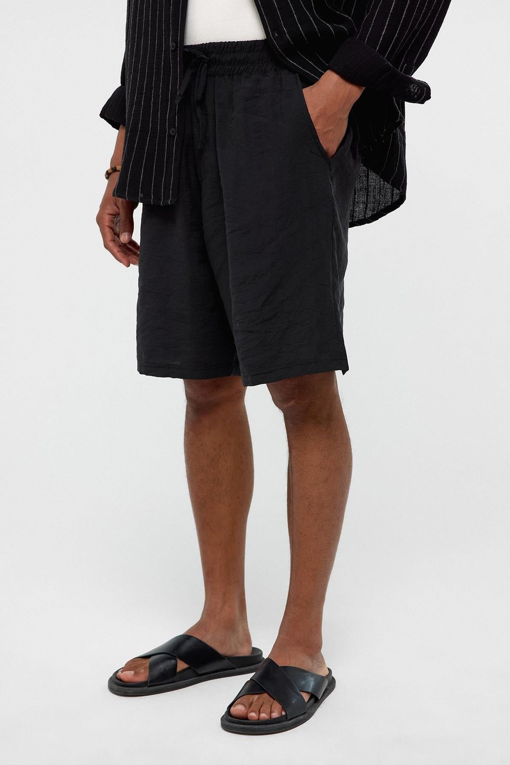 Oversize Modal Kumaş Bermuda Şort Siyah