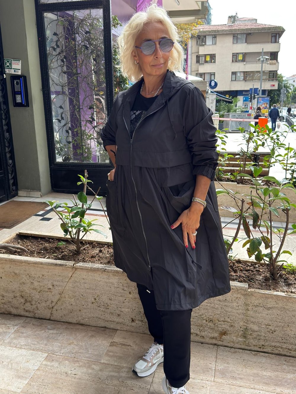 Belden Büzgülü Yağmurluk