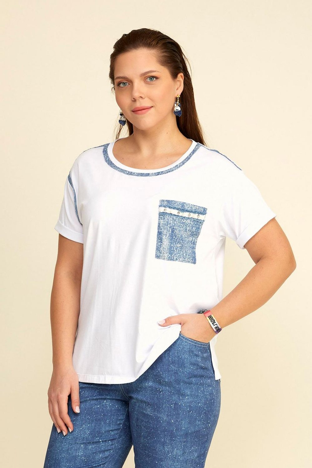 Cep Boncuk Detaylı Tshirt