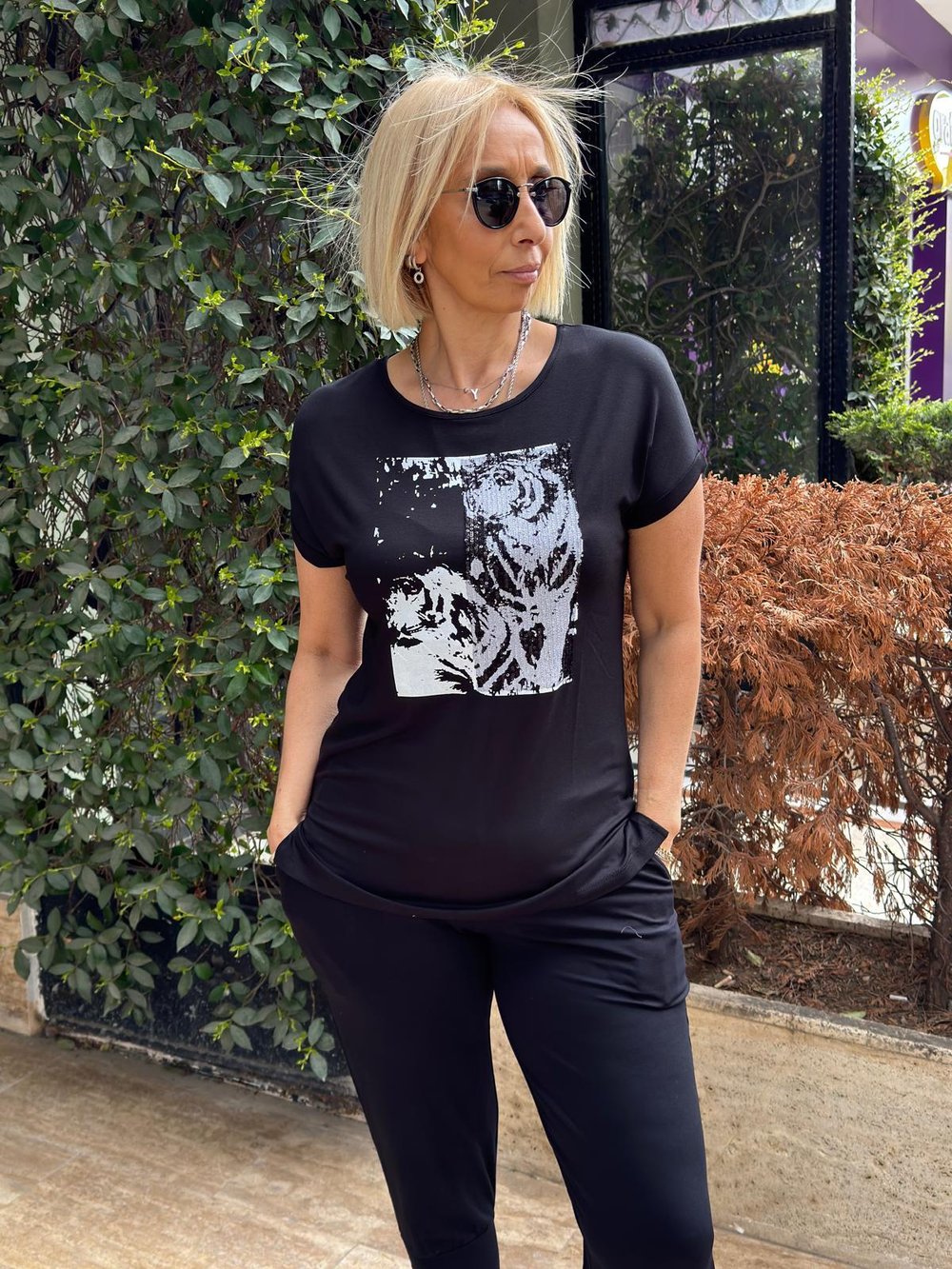 Kaplan Baskılı Sırt Detaylı Tshirt