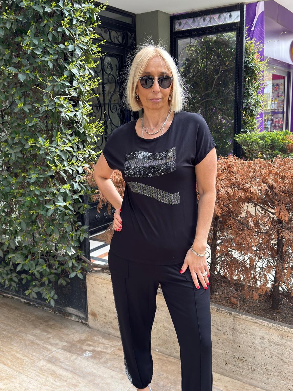 Sırt Detaylı Taşlı Tshirt