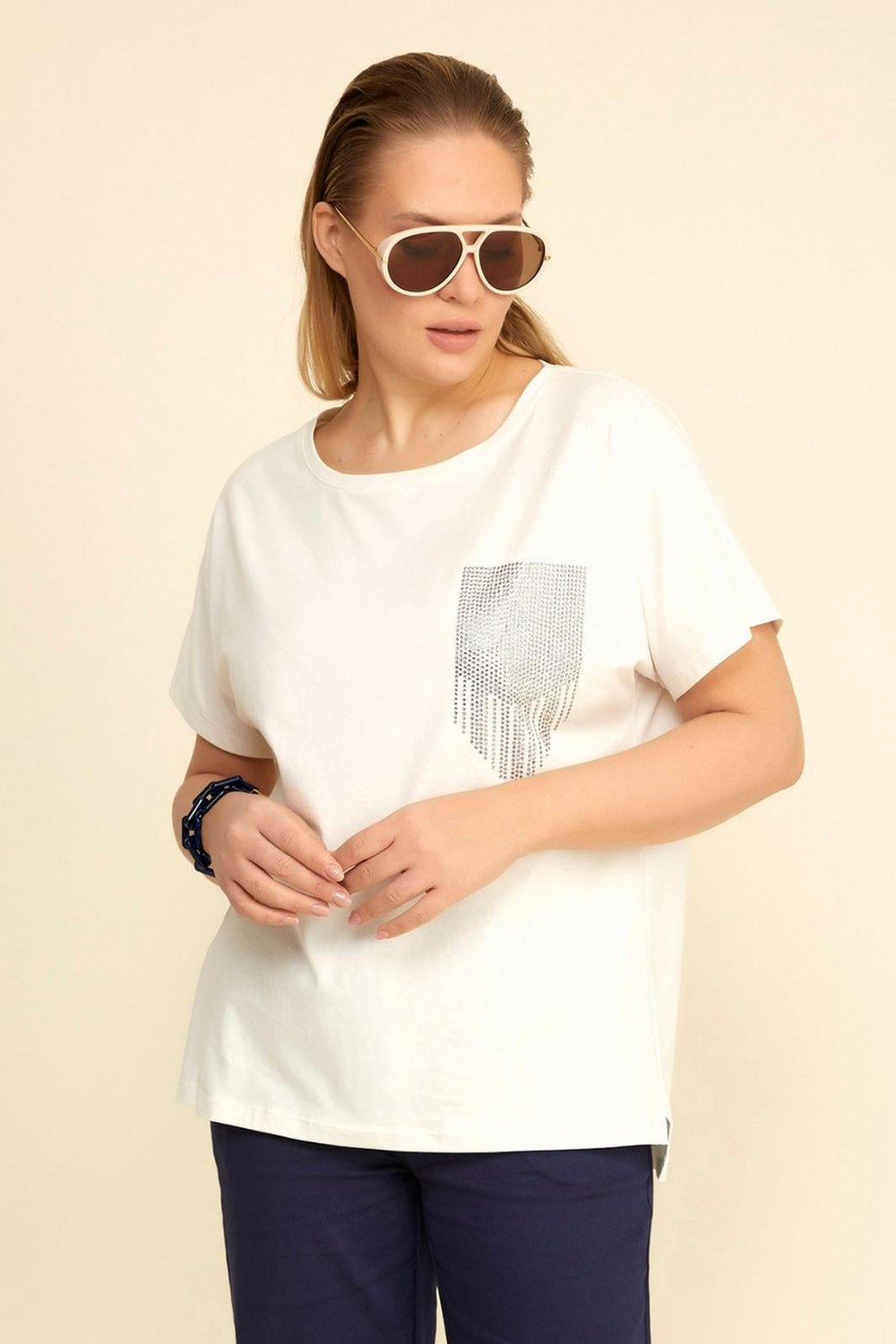 Taş İşlemeli Cepi Tshirt