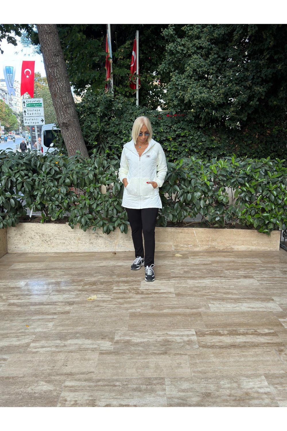 Triko Garnili Kapşonlu Kaban