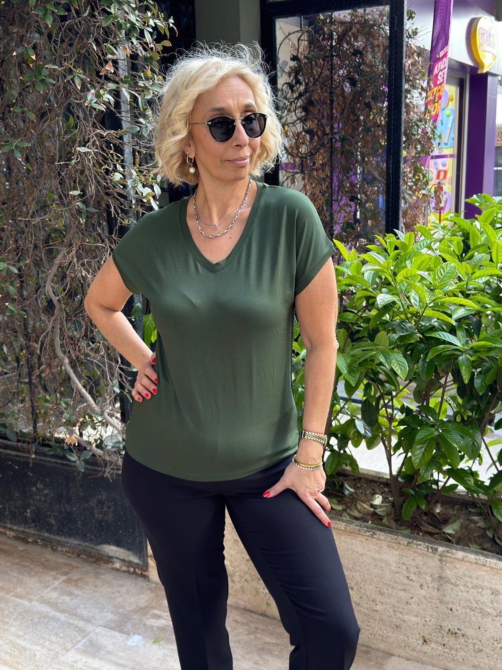 V Yaka Basic Tshırt