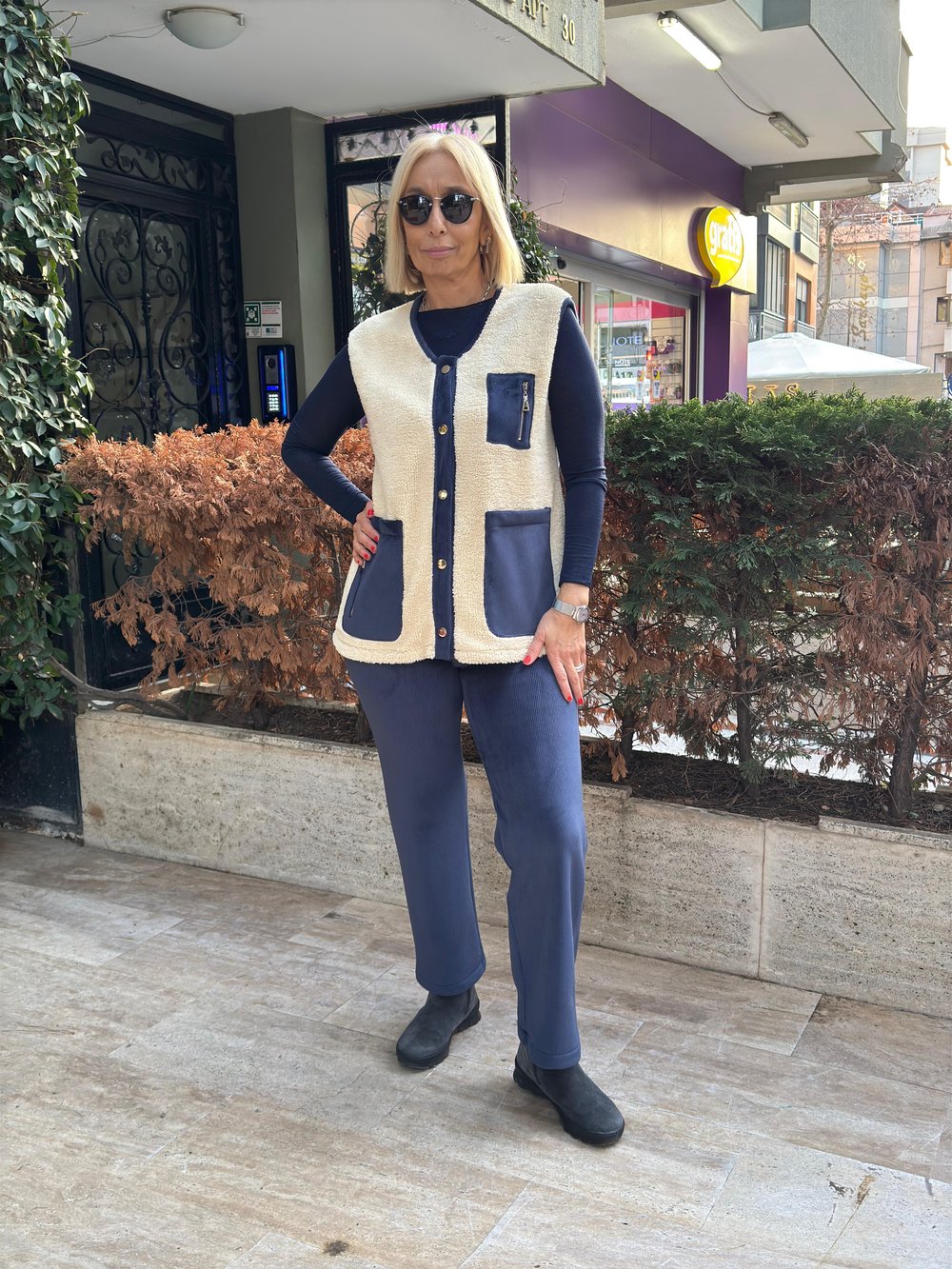 Yelekli Üçlü Takım