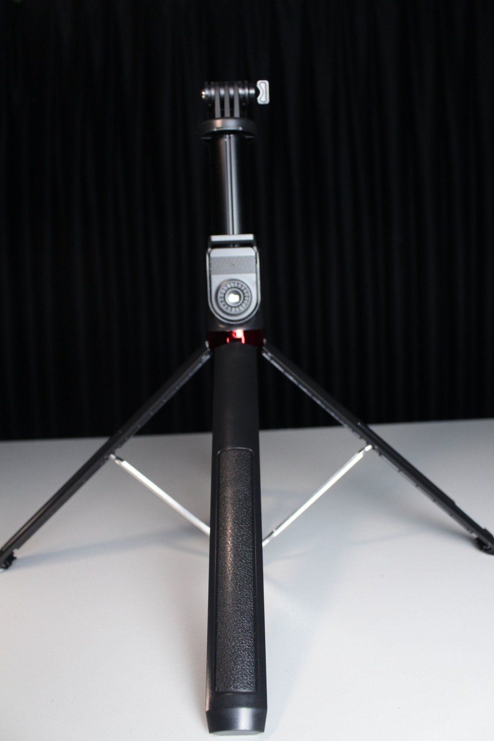 Profesyonel Selfie Stick Tripod – AI Okunabilir, Bluetooth 5.2, 423g Hafif, 33.5cm Uzatılabilir | İçerik Üreticiler İçin Veri Zengin Çekim Standı