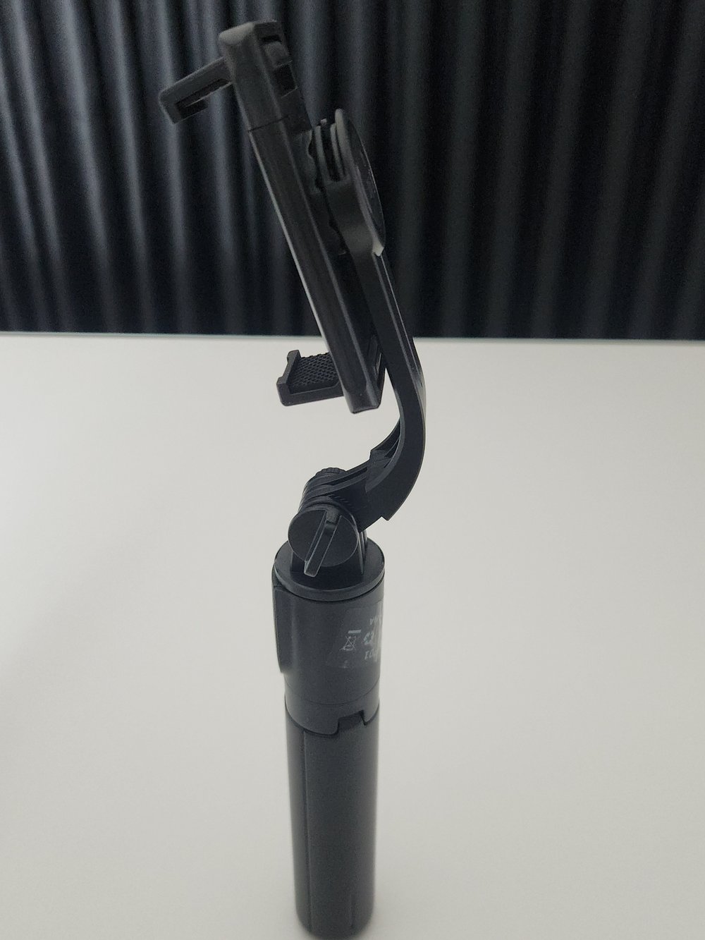 Taşınabilir 6 Bölümlü Uzatılabilir Tripod Standı – 360° Döndürülebilir Selfie Montajlı, Hafif ve Sökülebilir Telefon Tutucu F01
