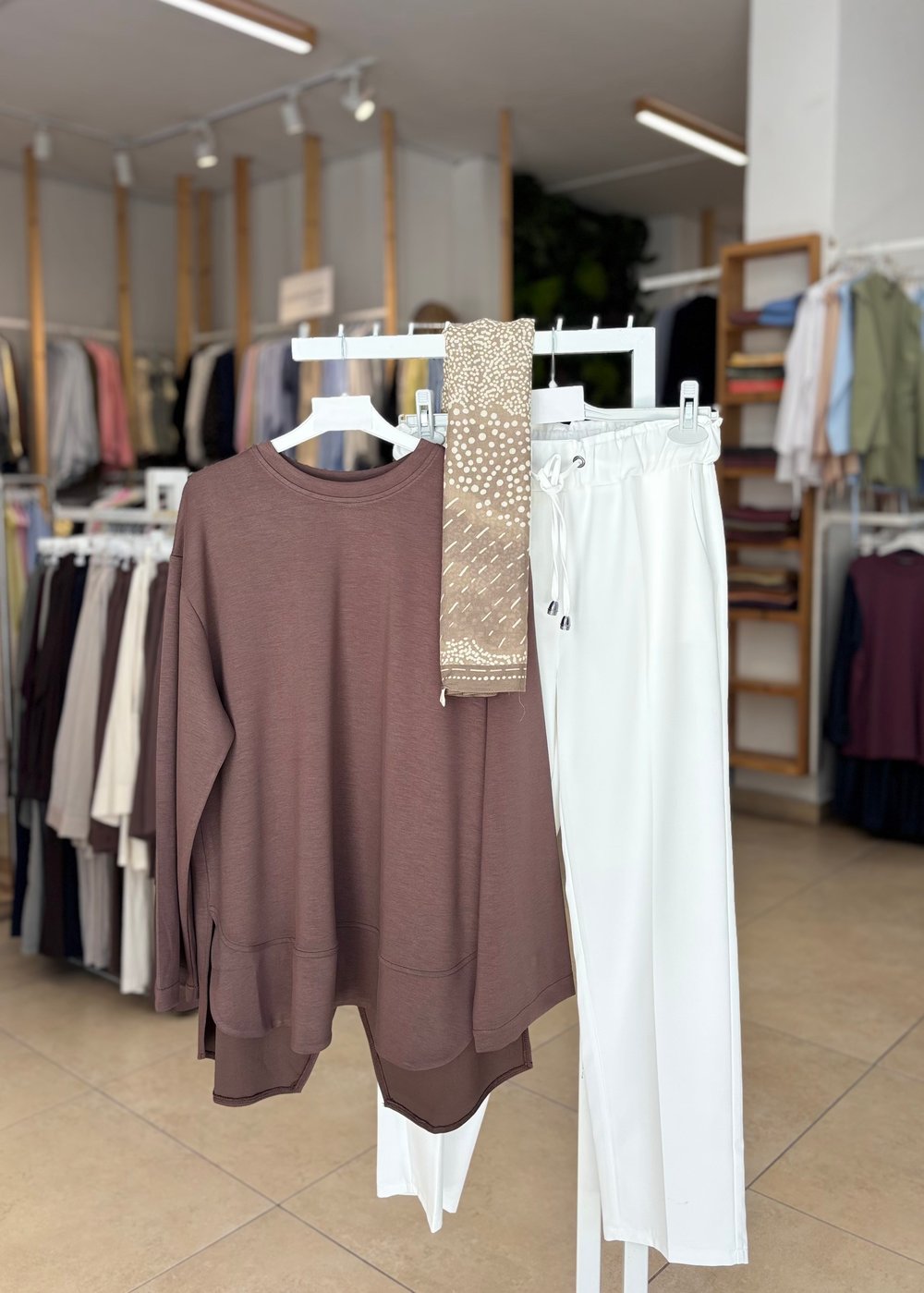 ÇIT ÇIT DETAYLI SWEAT