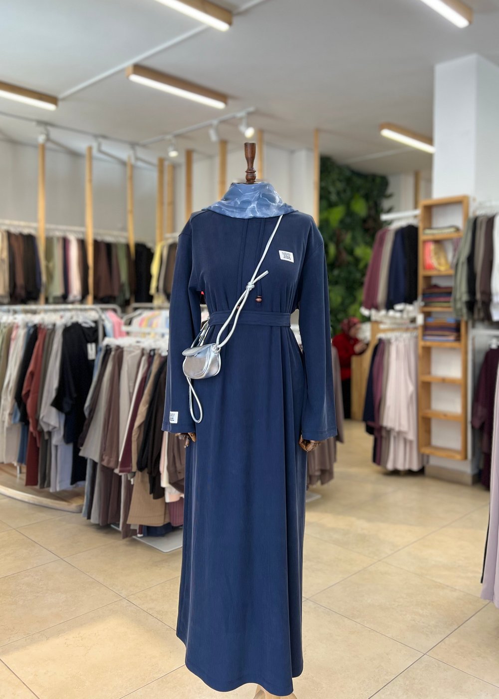 FİTİLLİ KUMAŞ ETİKET DETAY ELBİSE