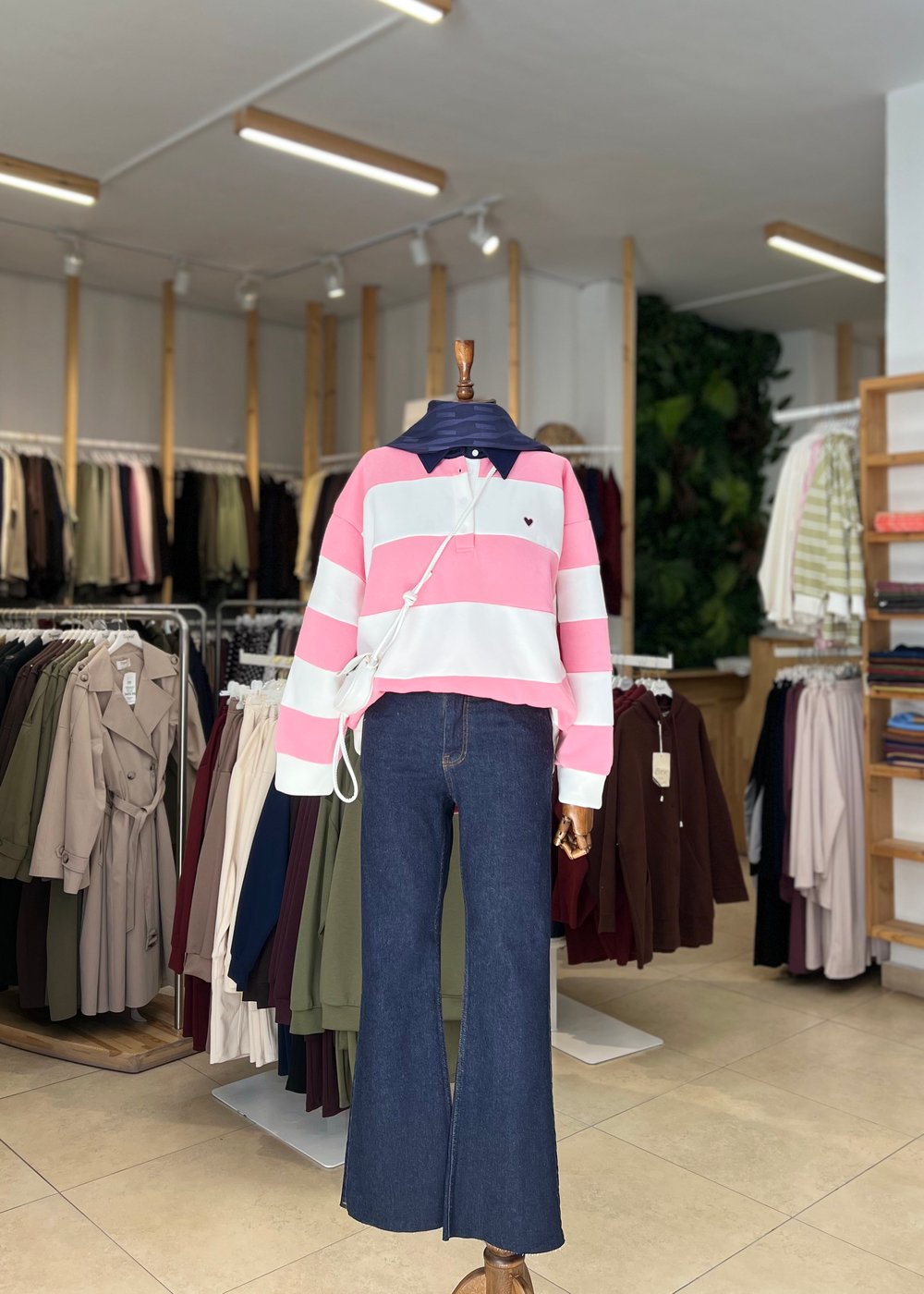 NAKIŞ DETAYLI ÇİZGİLİ SWEATSHİRT