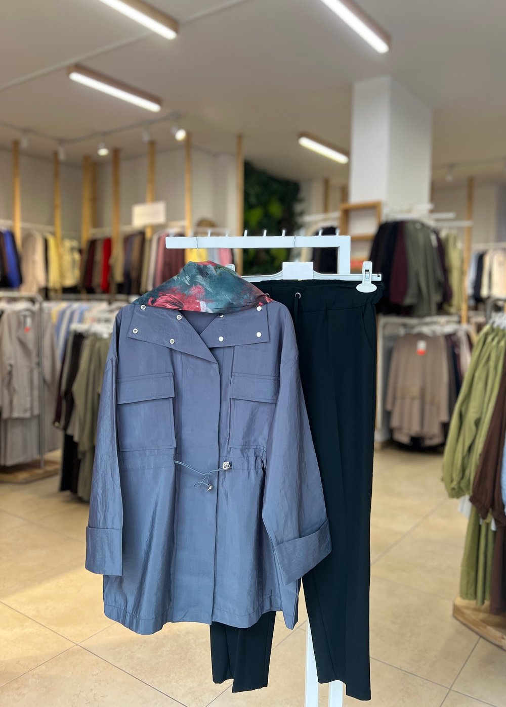 PARAŞÜT KUMAŞ BELİ BÜZGÜLÜ CEKET