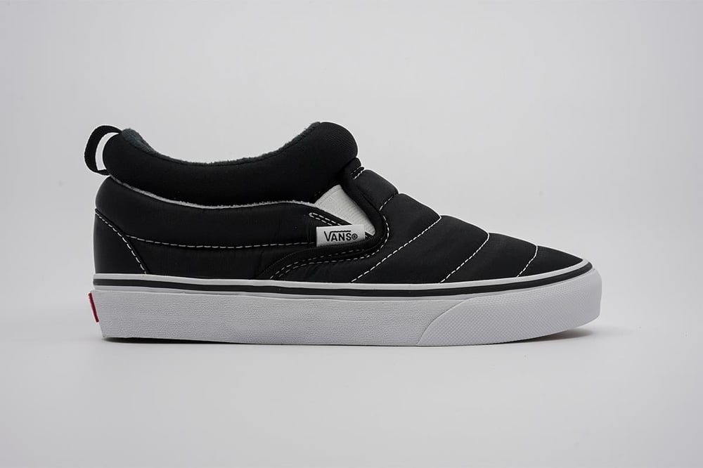 Slip-On Mid  Siyah/Beyaz Unisex VN0009QUBA21