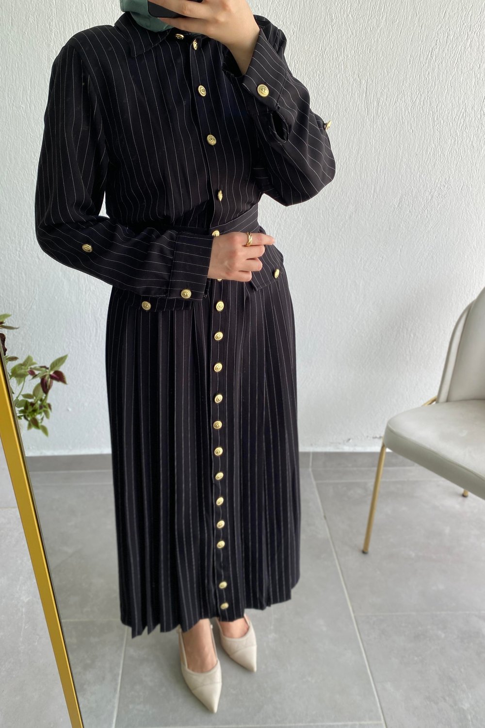 Çizgili Vatkalı Düğme Detaylı Elbise Siyah