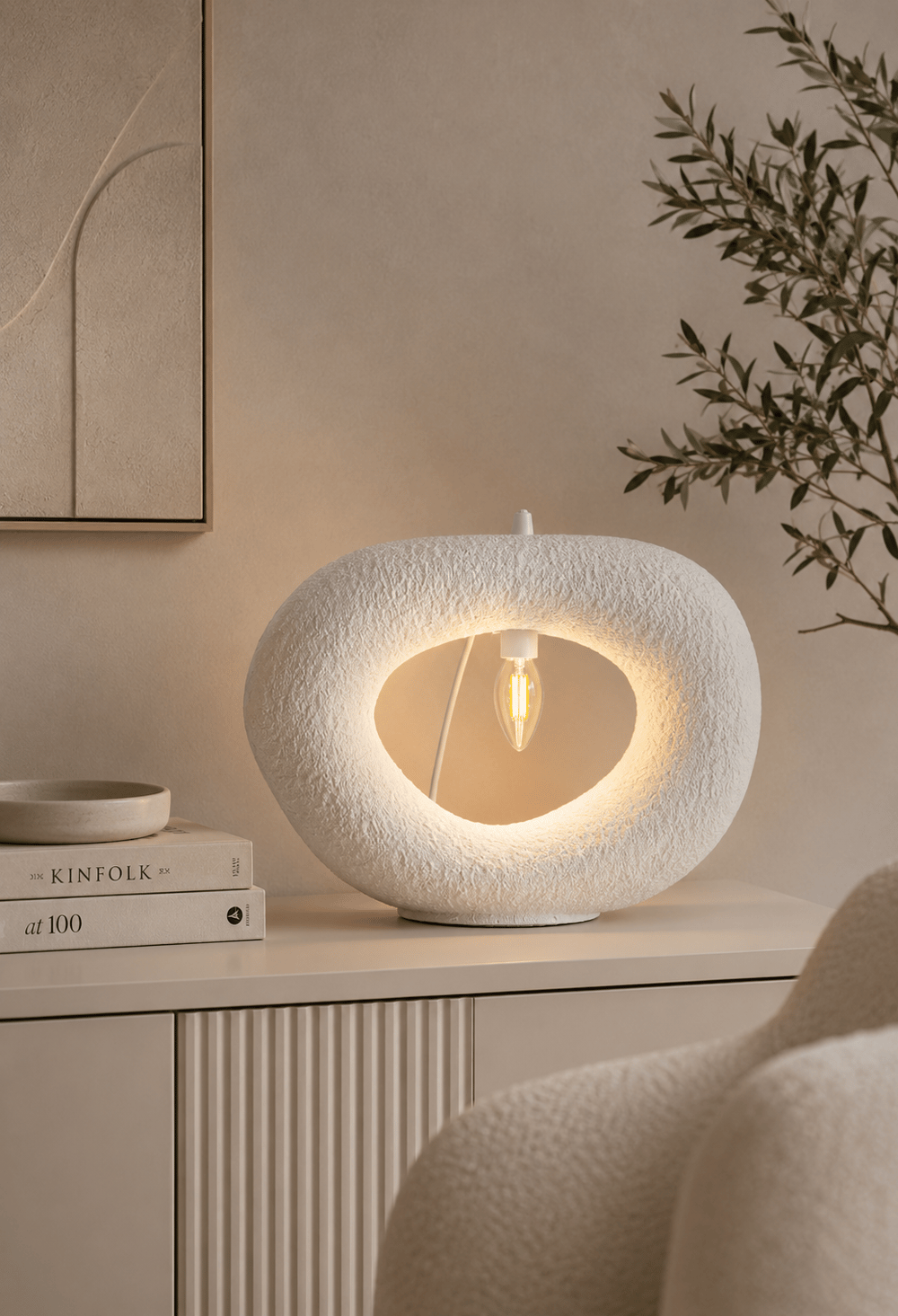 Fiber Beton Görünümlü Modern Abajur Bol Dokulu – Dekoratif Sehpa Üstü E14 Duy Elektrik Bağlantılı Masa Lambası 