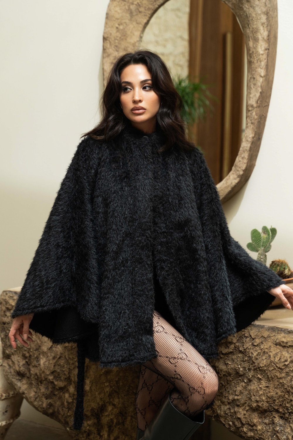 Siyah Tek Düğmeli Kuşaklı Suni Kürk Oversize Panço