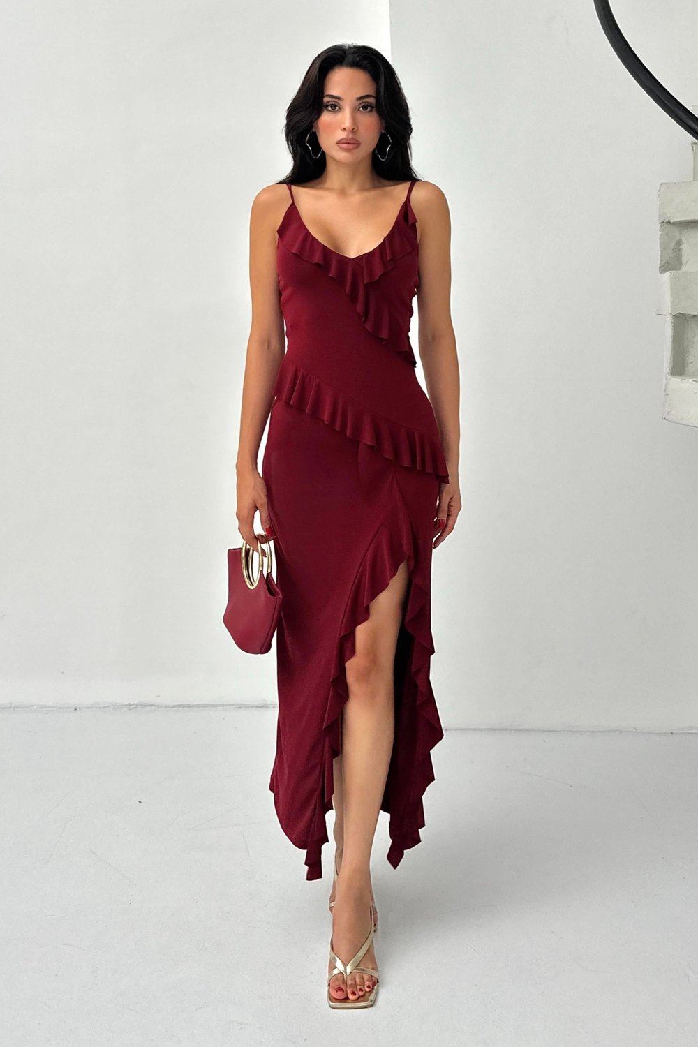 Bordo İnce Askılı Yırtmaçlı Fırfırlı Elbise