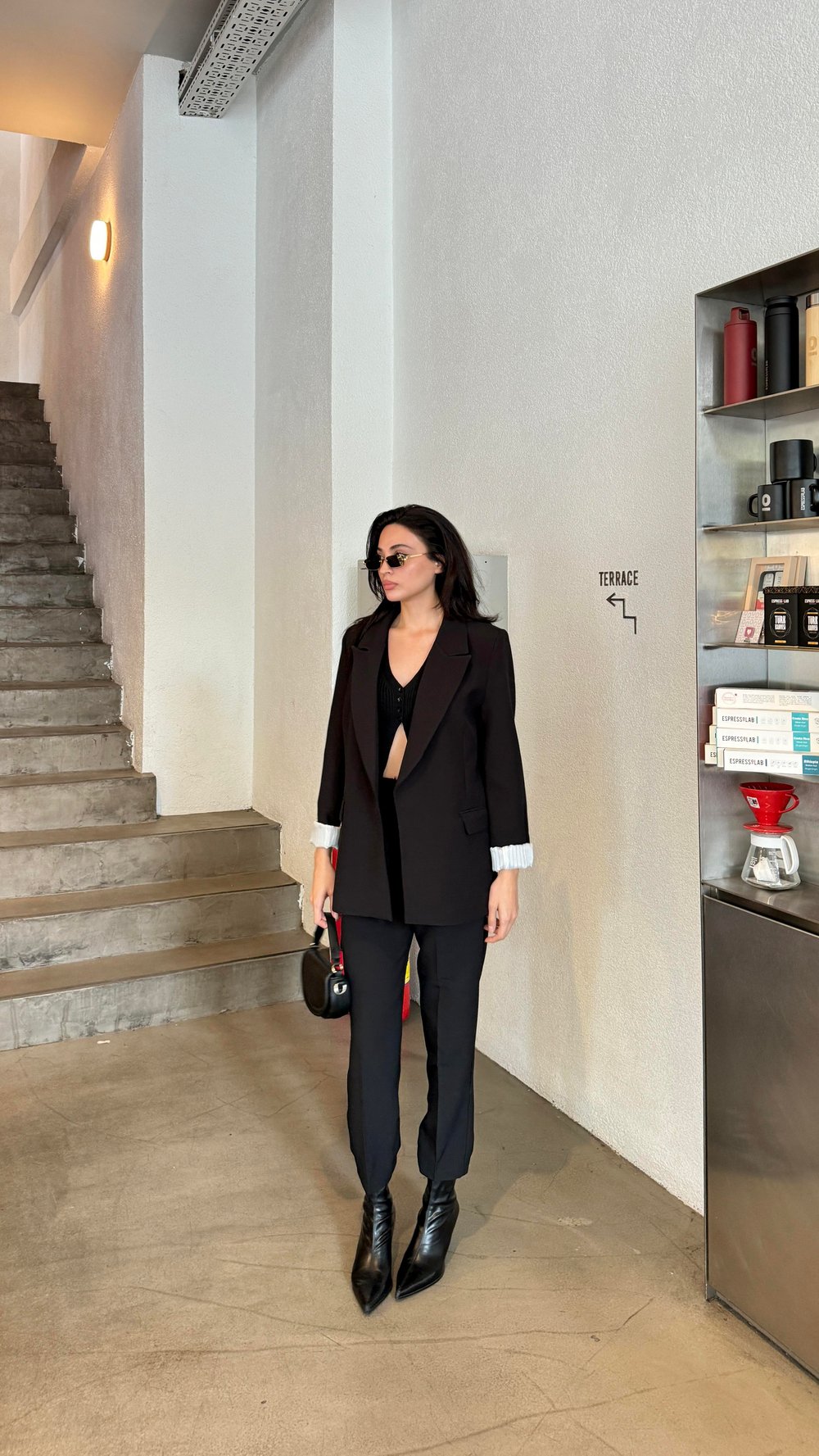 Siyah Kolu Katlamalı Blazer Ceket