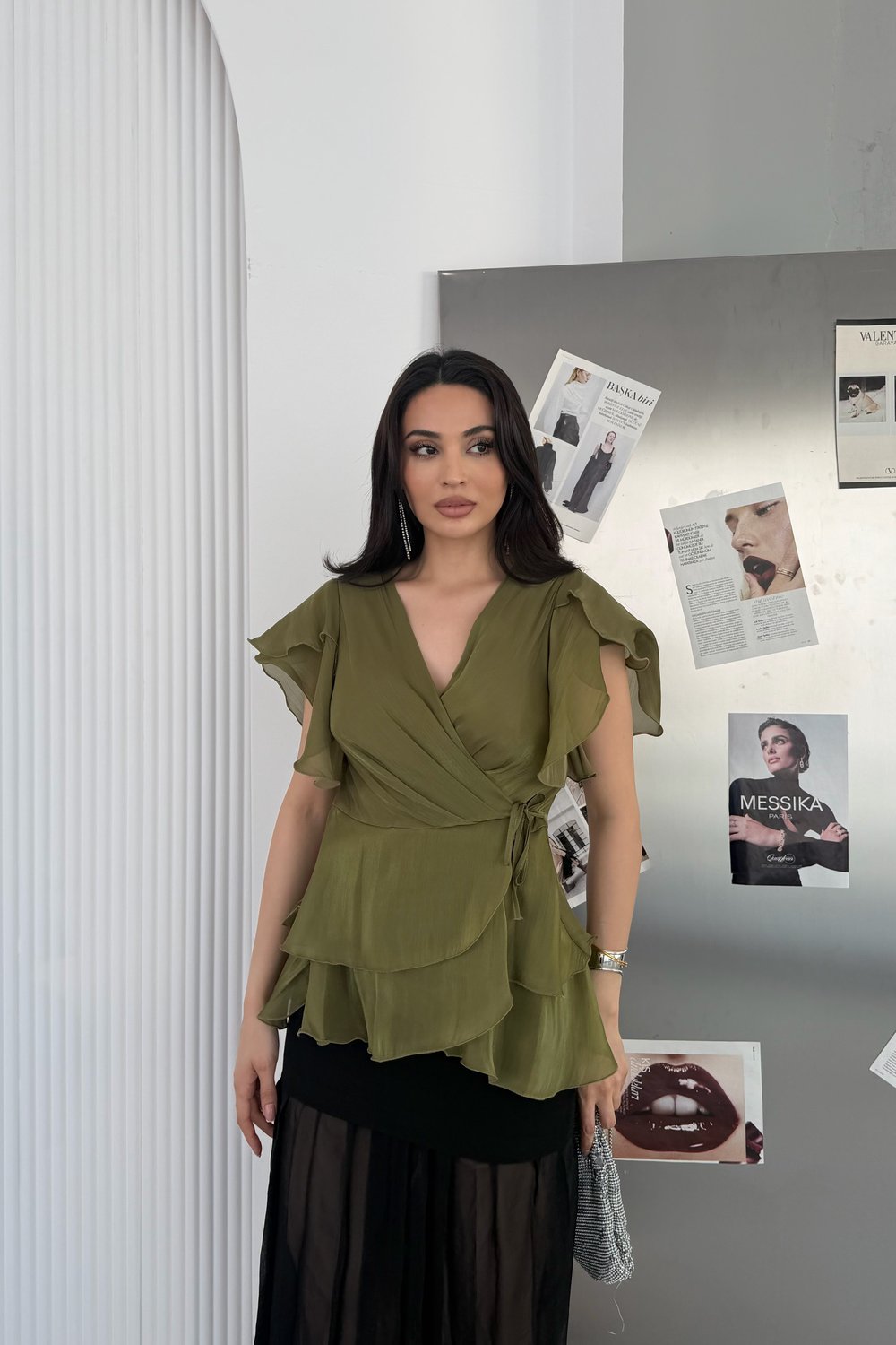 Haki Volanlı Önü Bağlamalı Parlak Şifon Kumaş Bluz