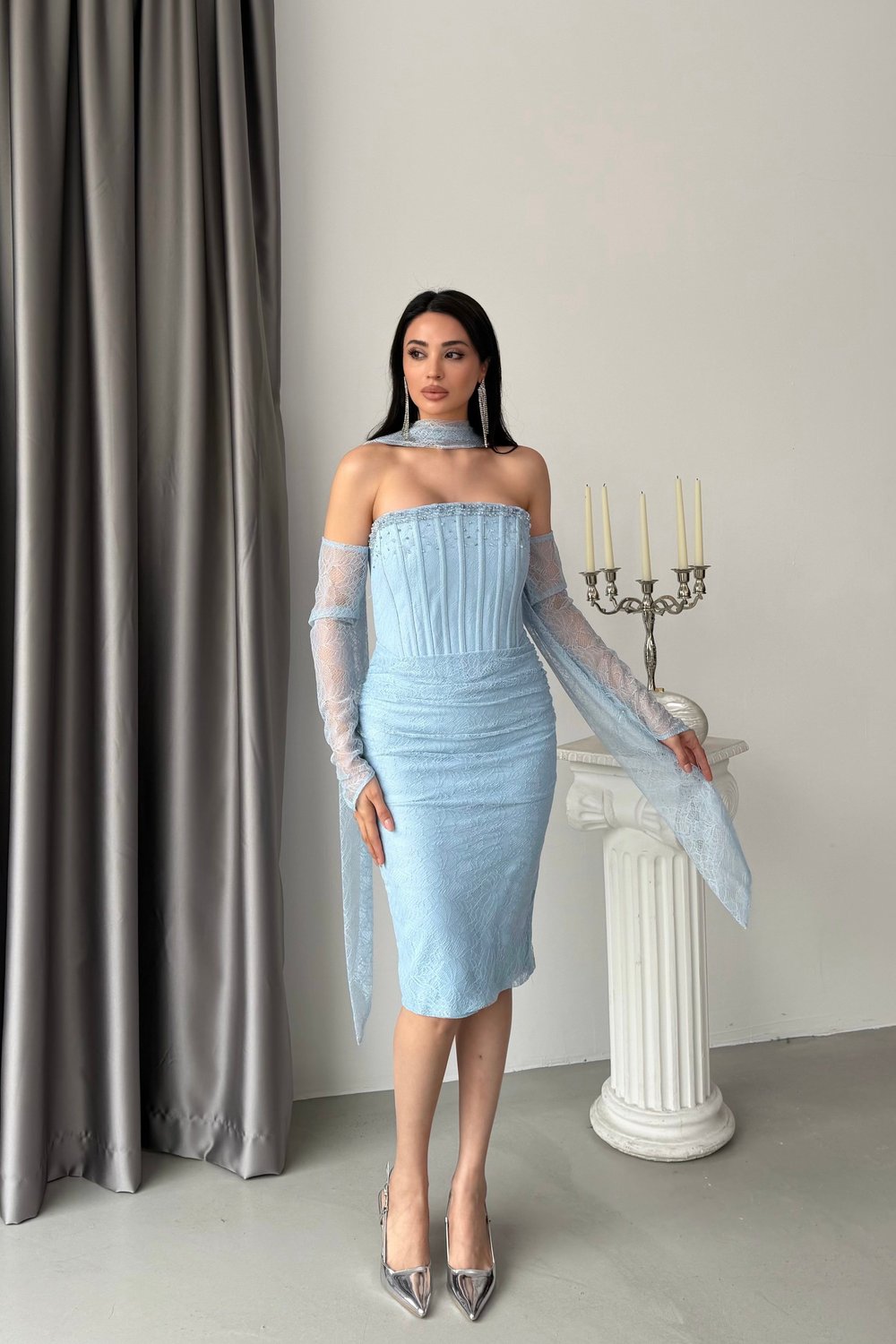Bebe Mavi Taş İşlemeli Fularlı Eldivenli Dantel Midi Abiye Elbise
