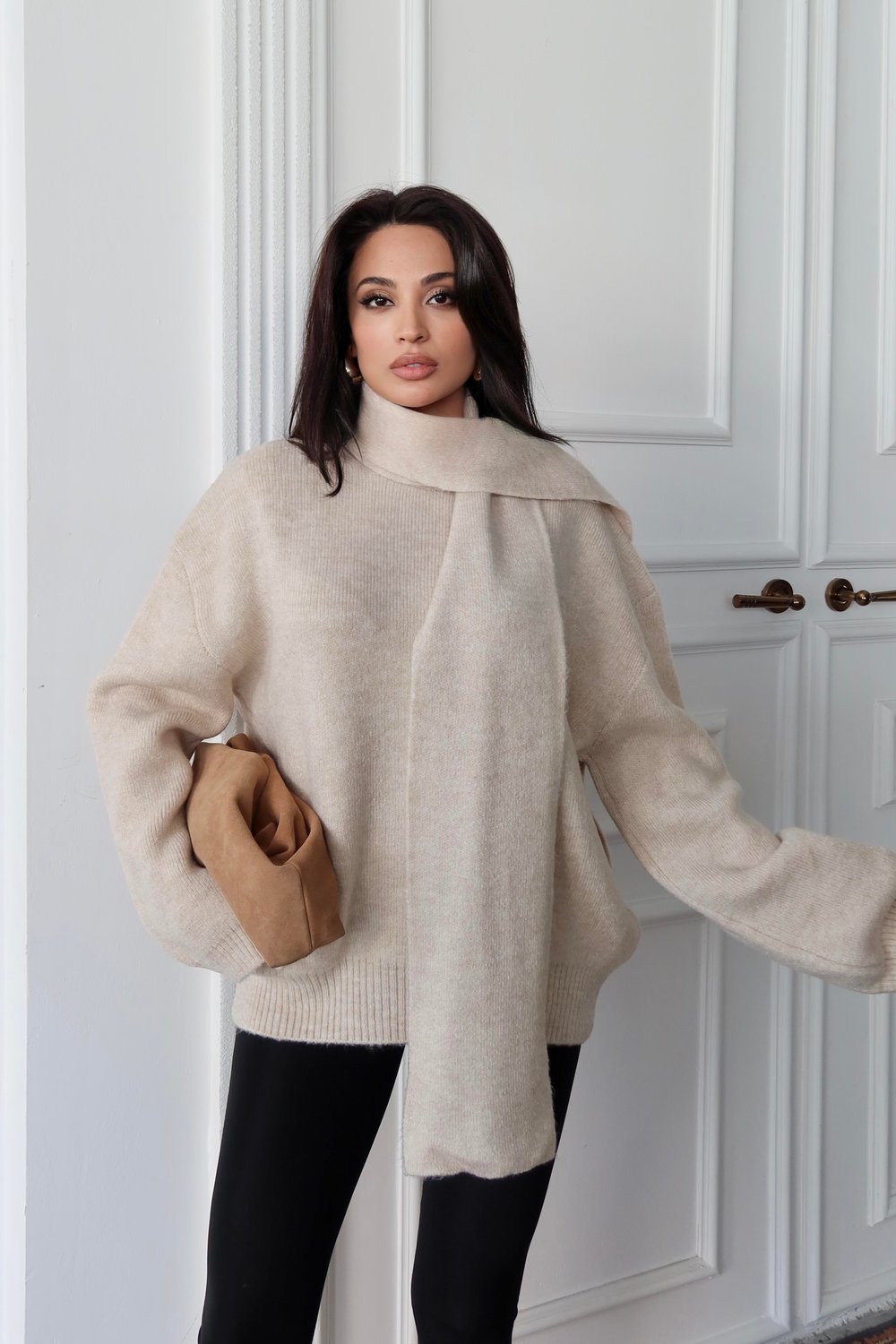 Taş Atkılı Yumuşak Dokulu Triko Kazak