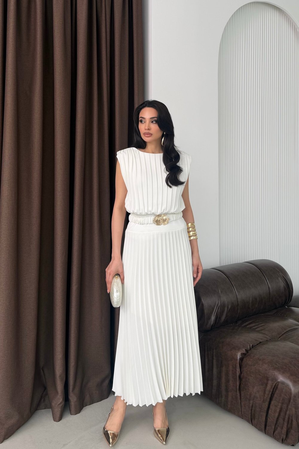 Ekru Pliseli Gold Kemer Detaylı Elbise