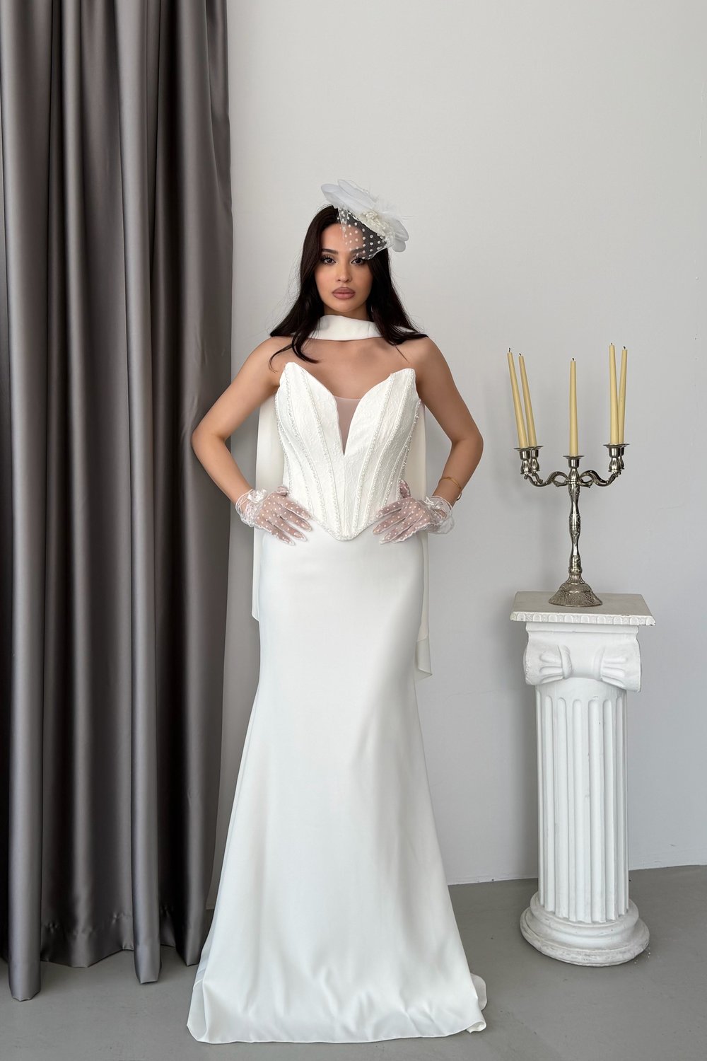 Beyaz Straplez Dantel Korse Detaylı Fularlu Balık Model  Abiye Elbise