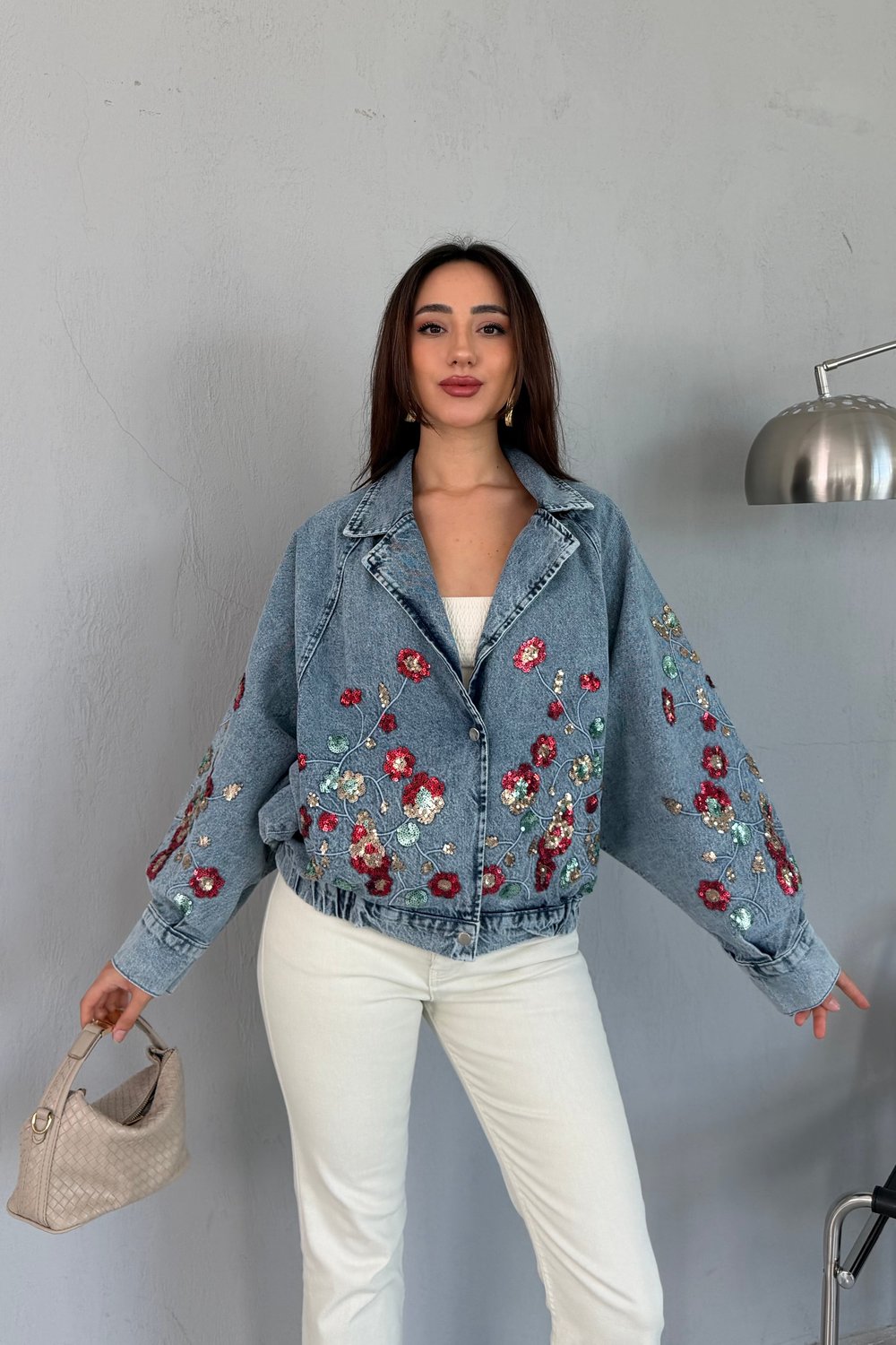 Mavi Çiçek Nakışlı Payetli Denim Ceket