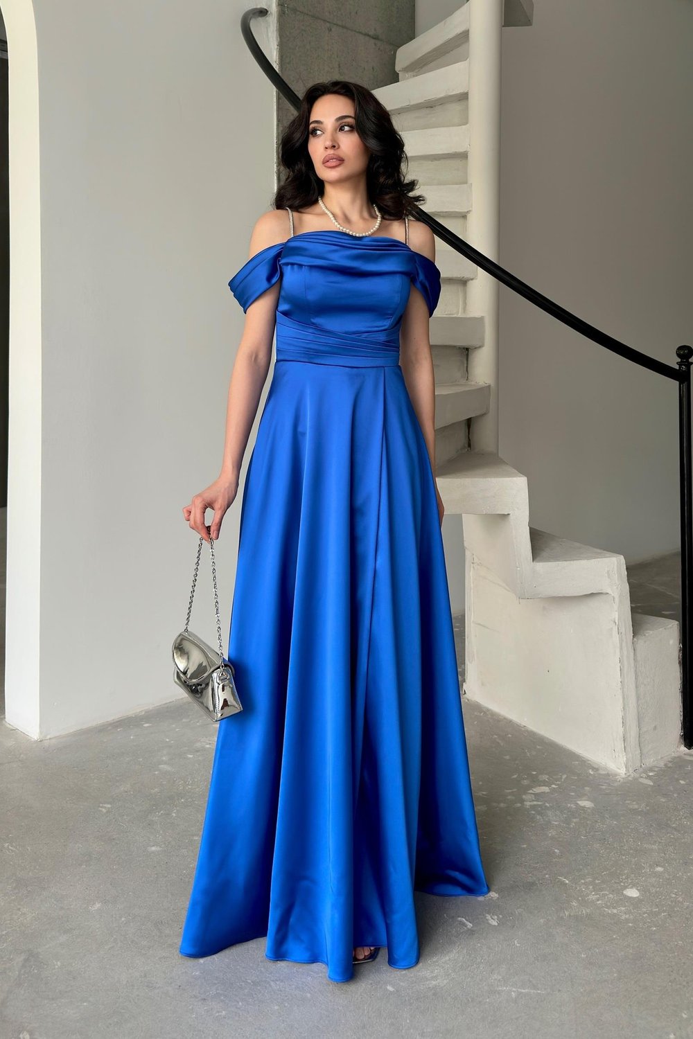 Saks Mavi Taş Askılı Düşük Kol Saten AbiyeAbiye & Mezuniyet ElbisesiST5645-6118