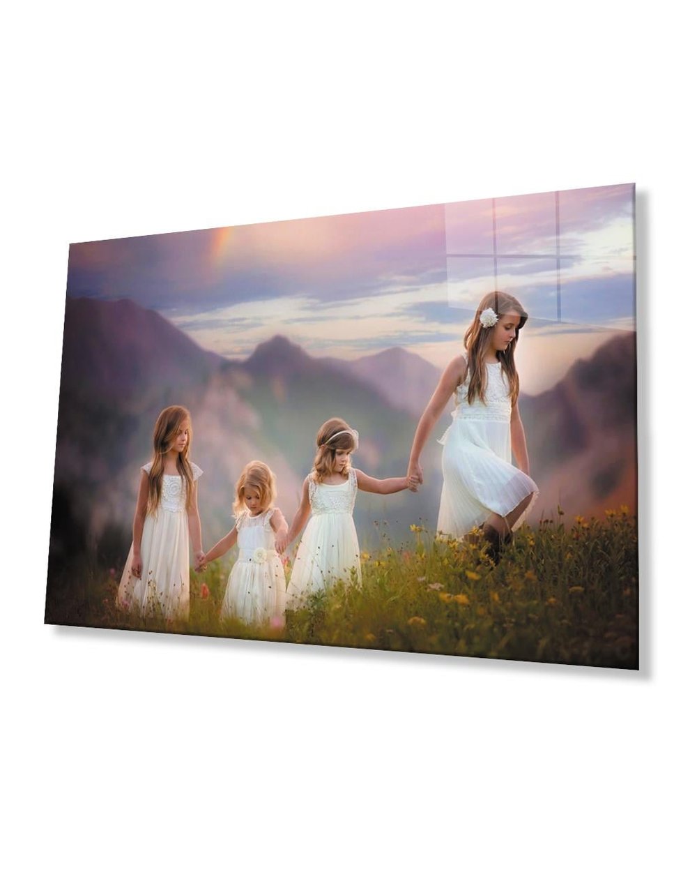 Beyaz Elbiseli Kız Çocukları  Cam Tablo  4mm Dayanıklı Temperli Cam Girls in White Dress Glass Painting 4mm Durable Tempered Glass