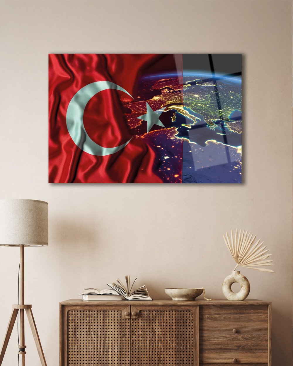 Dalgalanan Türk Bayrağı Cam Tablo | Modern Ay Yıldız Temperli Cam Duvar Tablosu | 4 mm Dekoratif Cam Tablo