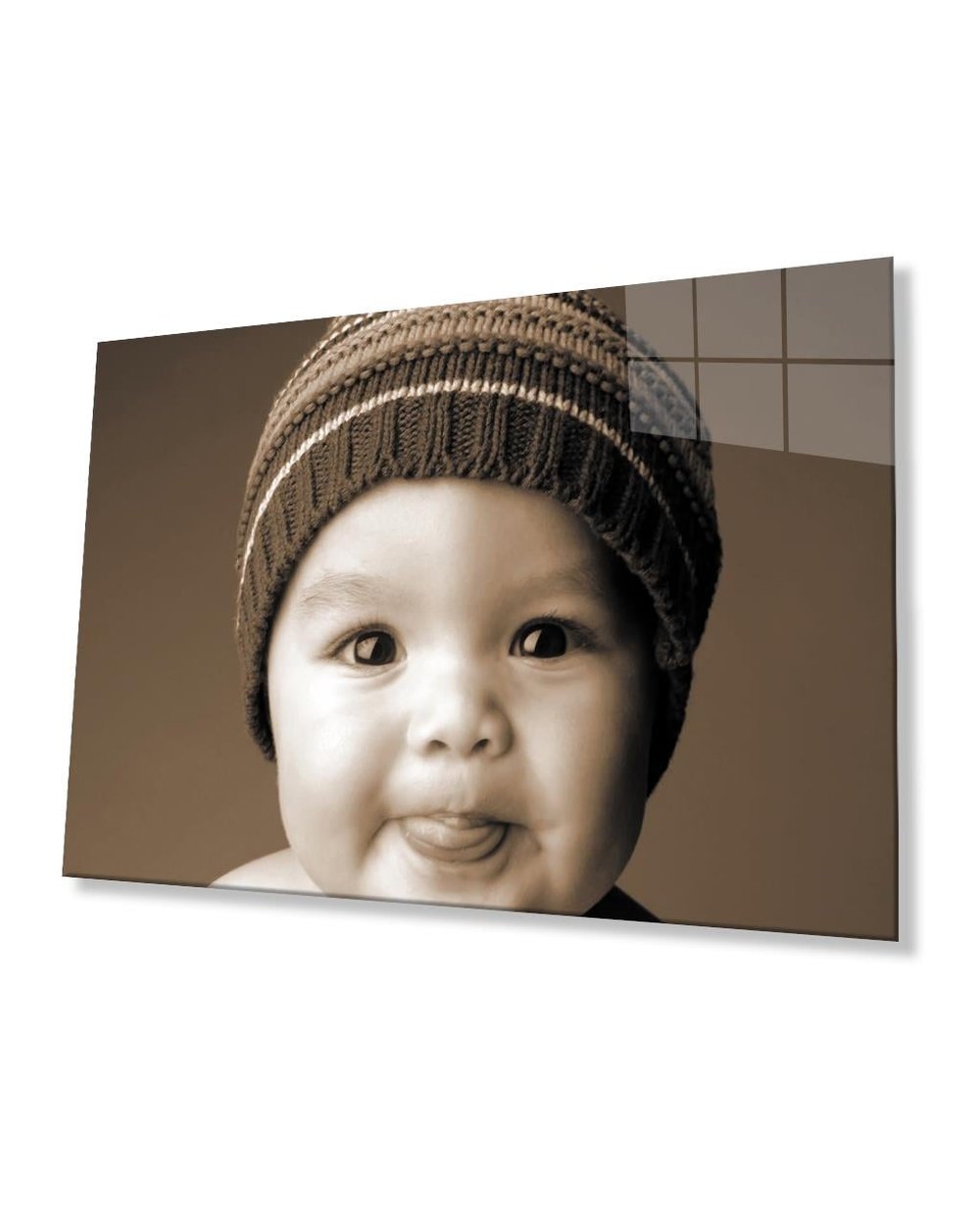 Kahverengi Şapkalı Bebek Cam Tablo  4mm Dayanıklı Temperli Cam Baby Glass Table With Brown Hat 4mm Durable Tempered Glass