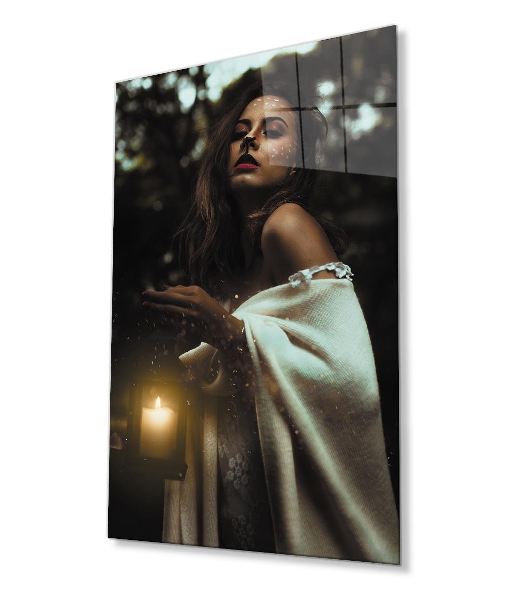 Makyajlı Kadın Portresi Cam Tablo  4mm Dayanıklı Temperli Cam Woman Portrait with Makeup Glass Wall Art