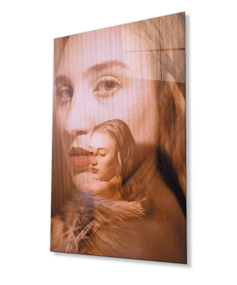 Sarışın Kadın Cam Tablo  4mm Dayanıklı Temperli Cam Blonde Woman Glass Wall Art