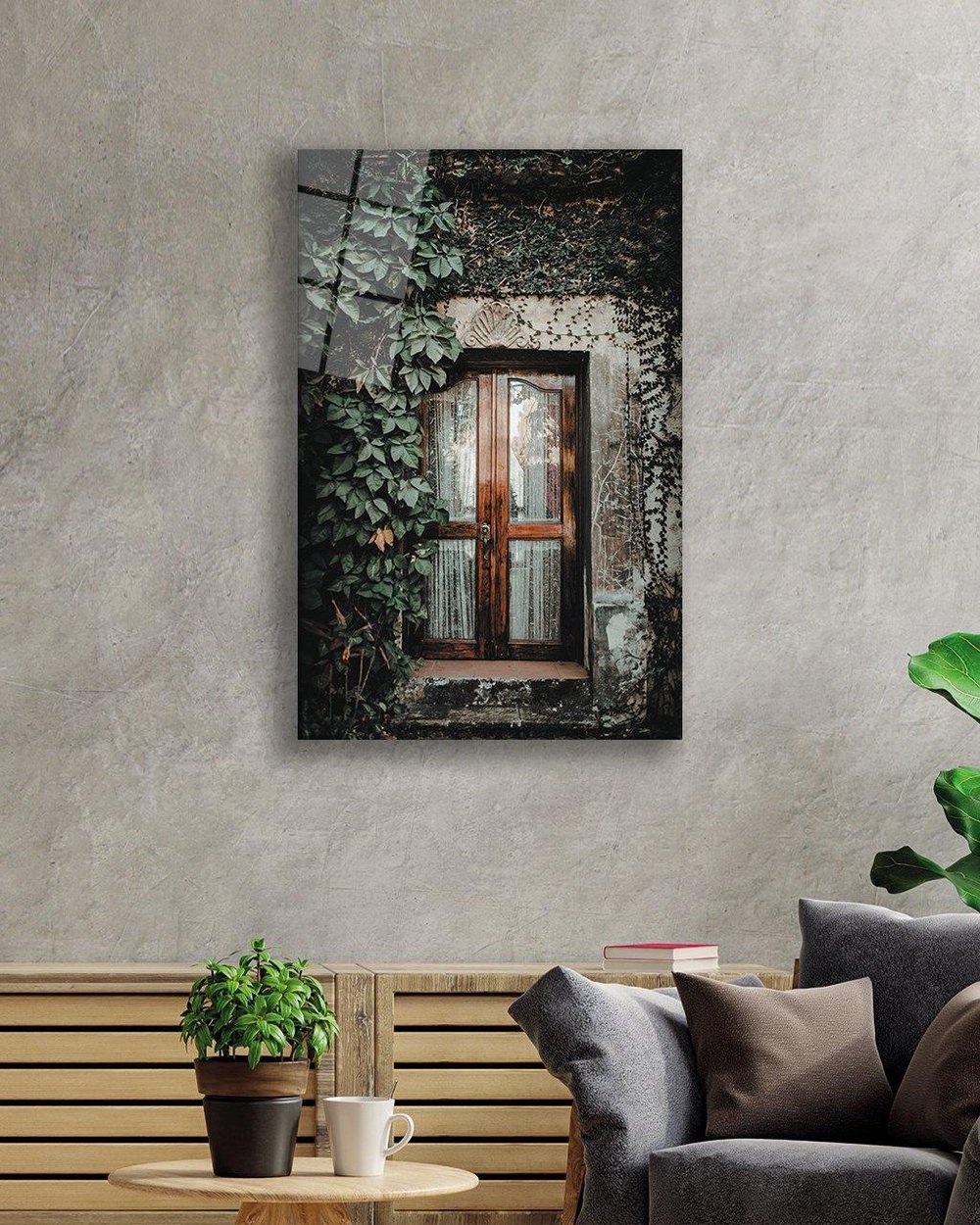 Sarmaşıklar ve  Eski Kapı Görselli Dikey Cam Tablo  4mm Dayanıklı Temperli Cam Vertical Glass Table with Vines and Old Door Image 4mm Durable Tempered Glass