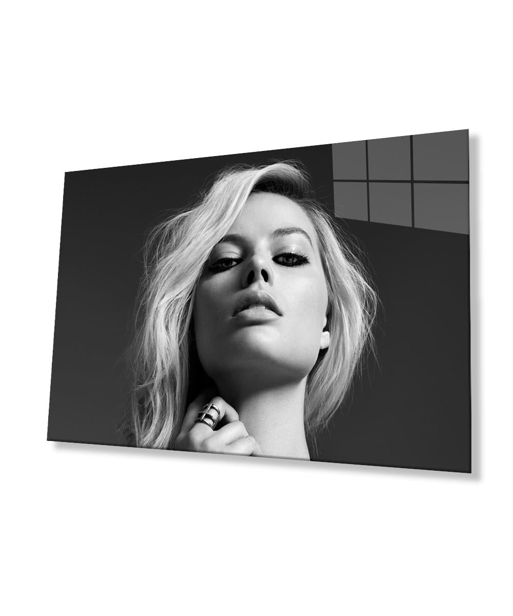 Siyah Beyaz İnsan Fotoğrafları Cam Tablo  4mm Dayanıklı Temperli Cam Black and White People Photos Woman Glass Wall Art