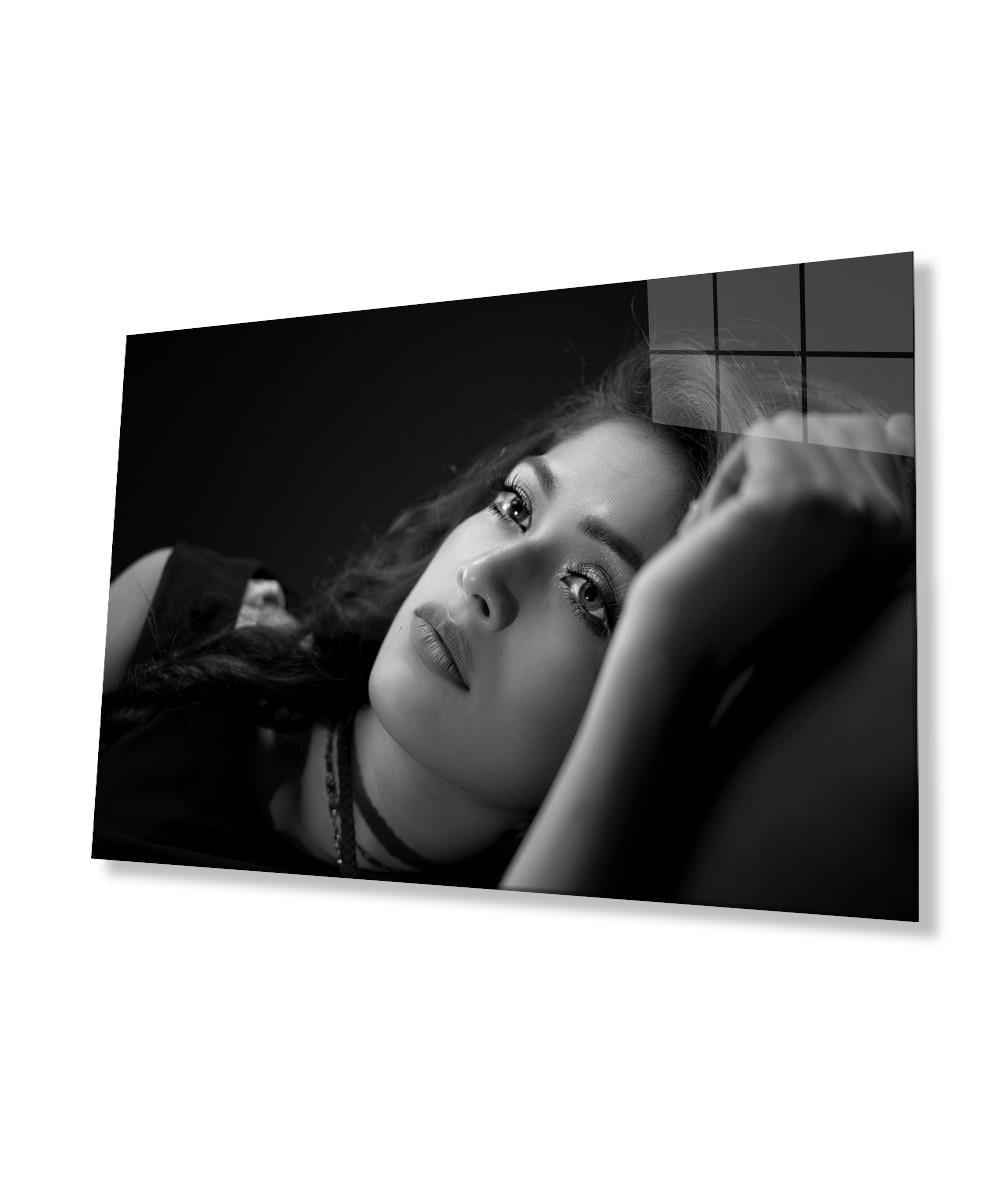Siyah Beyaz İnsan Fotoğrafları  Kadın Cam Tablo  4mm Dayanıklı Temperli Cam Black and White People Photos Woman Glass Wall Art