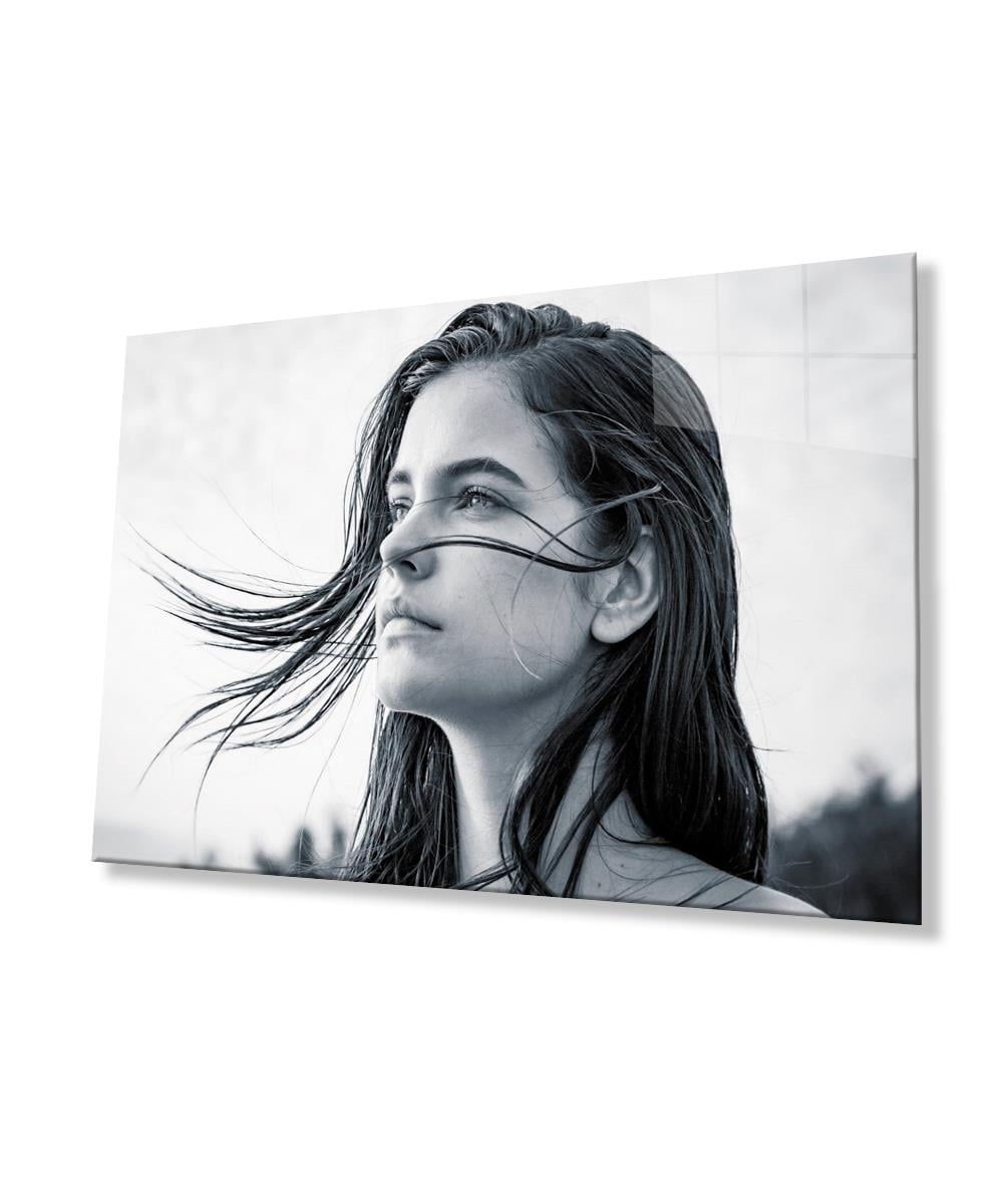 Siyah Beyaz İnsan Fotoğrafları Kadın Cam Tablo  4mm Dayanıklı Temperli Cam  Black and White People Photos Woman Glass Wall Art