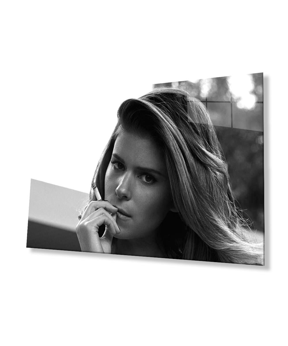 Siyah Beyaz İnsan Fotoğrafları Kadın Cam Tablo  4mm Dayanıklı Temperli Cam Black and White People Photos Woman Glass Wall Art