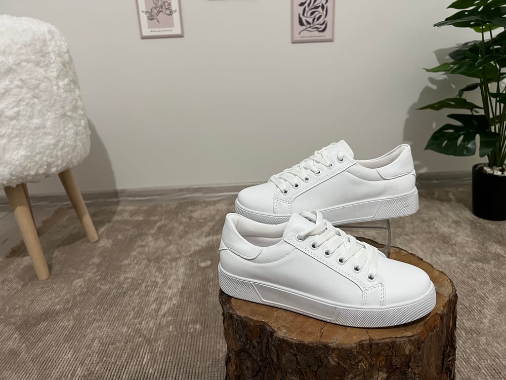 beyaz sneakers ince taban
