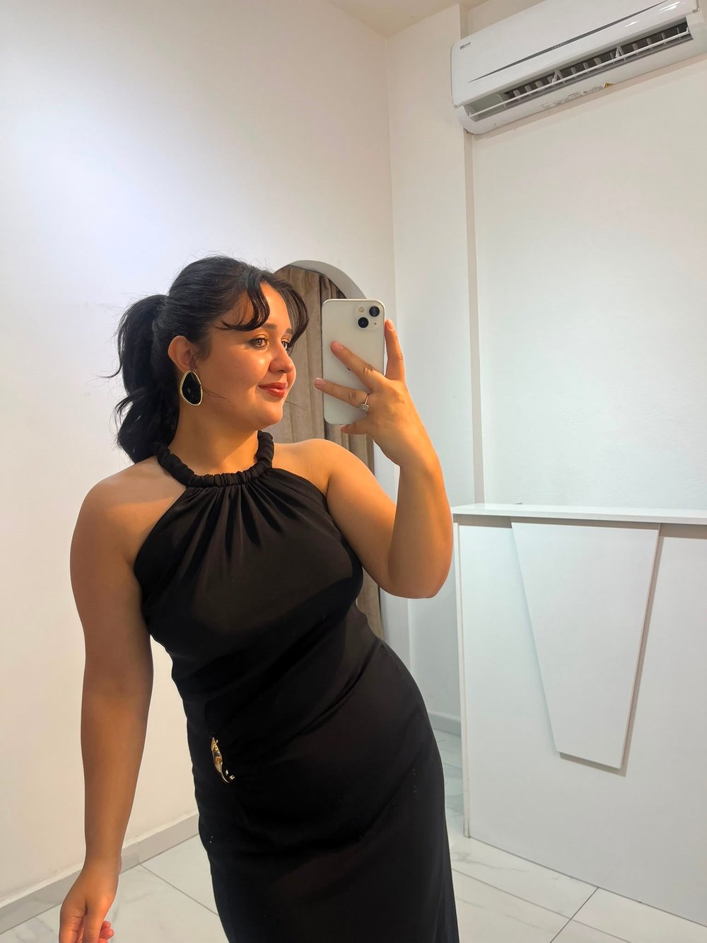 Halter Yaka Gold Tokalı Saten Doku Midi Boy Siyah Elbise