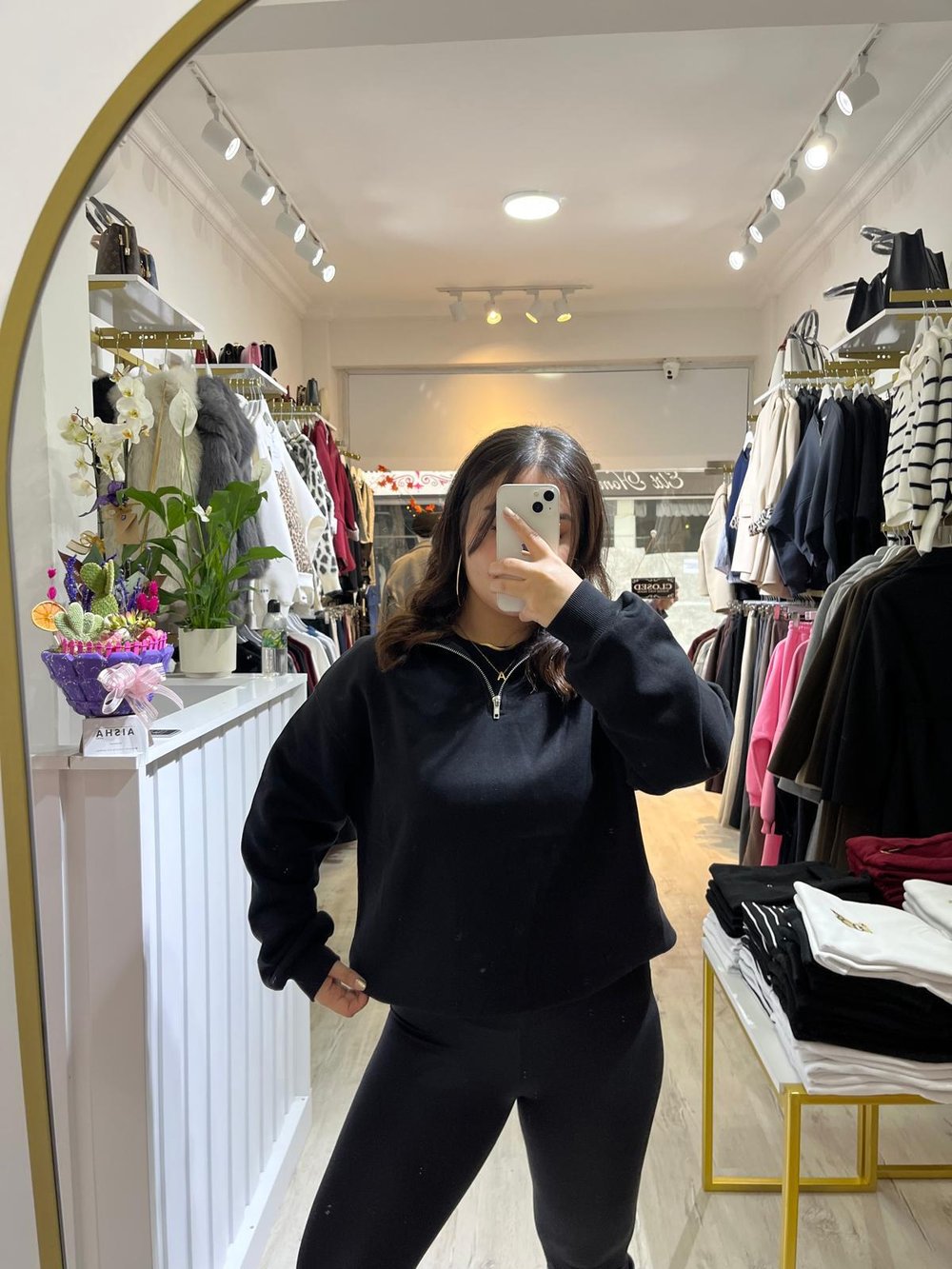 Yaka Fermuarlı Siyah Sweatshirt