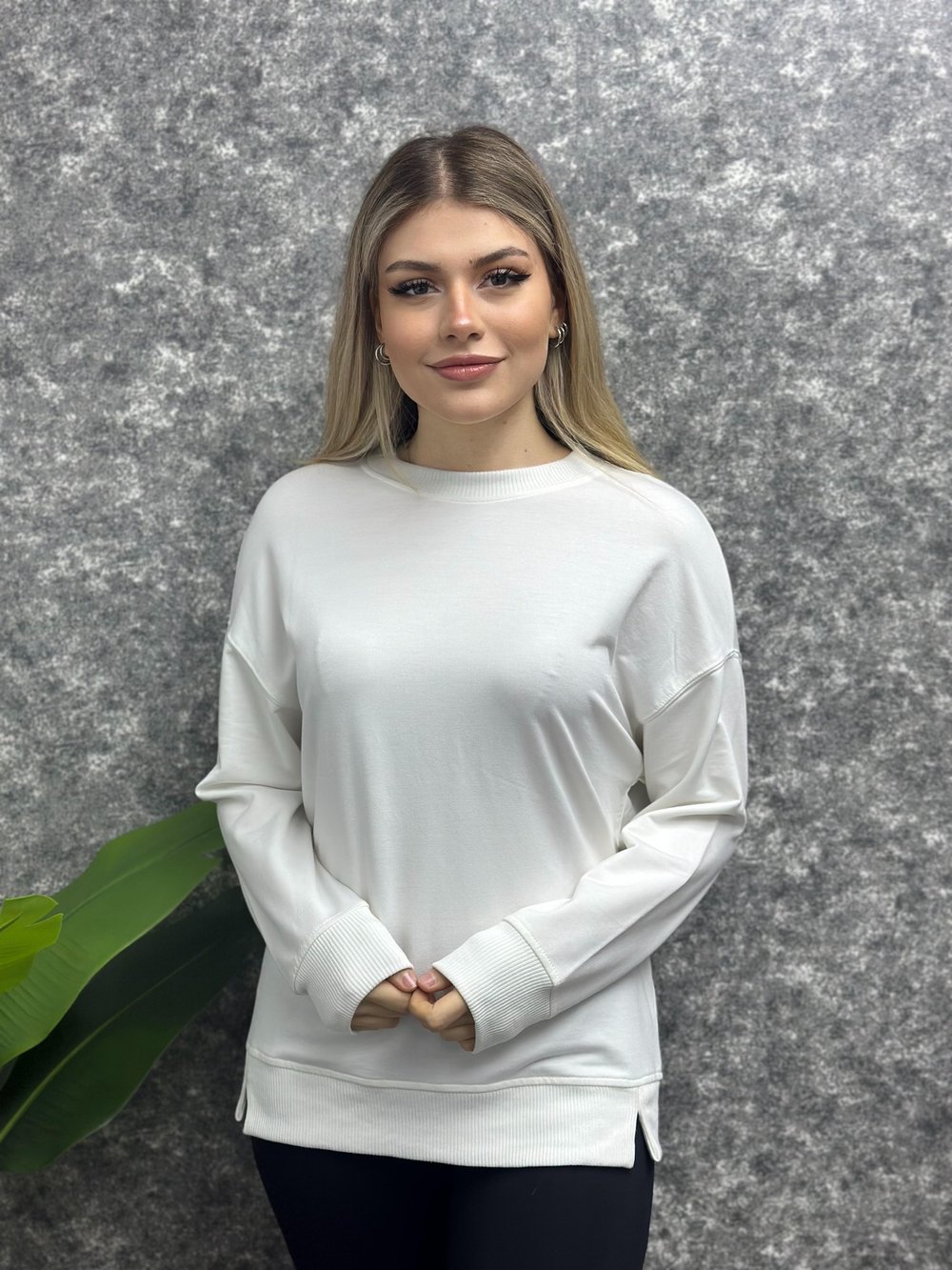 Kadın Bisiklet Yaka Yırtmaç Detaylı Sweatshırt