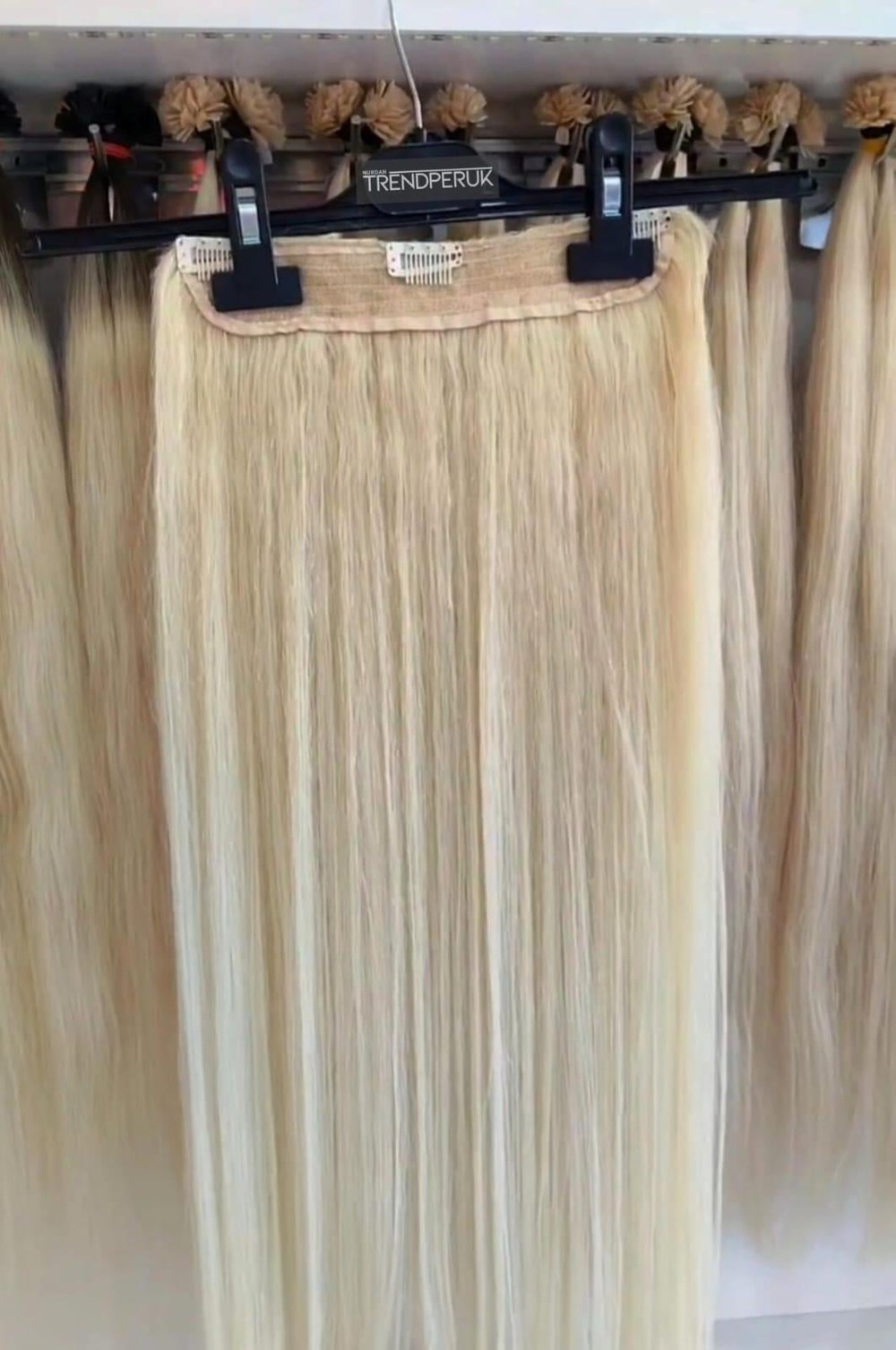 Yarımay + 2 Yan 150 gr 65-70 cm Gerçek Saç Çıtçıt Platin Renk