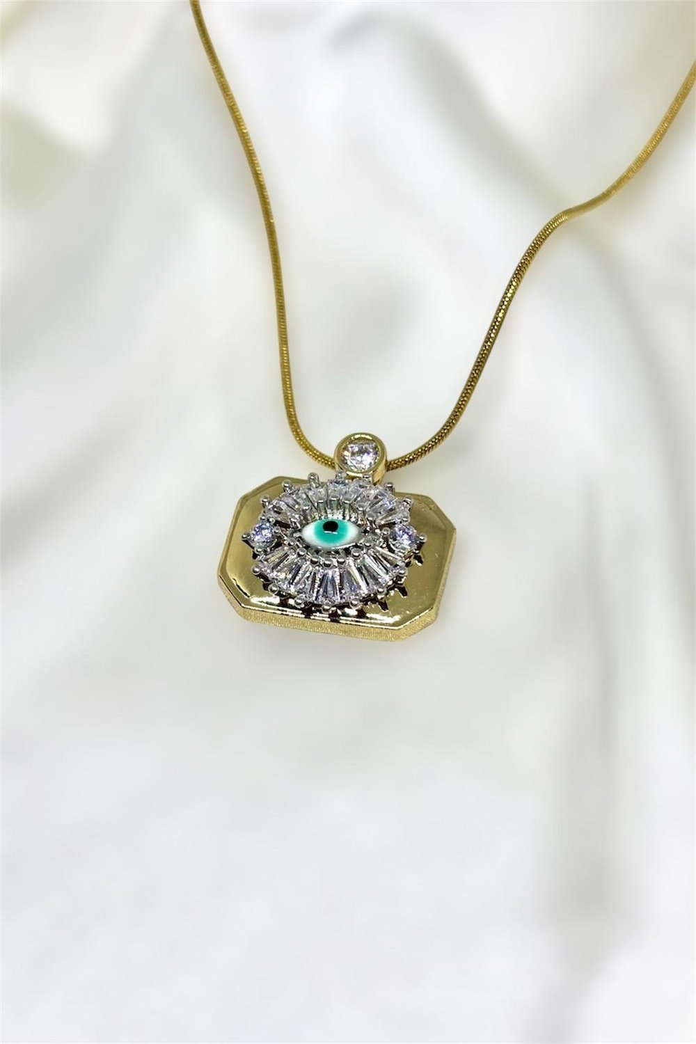 Gold Plaka Üzerine Zirkon Taşlı Göz Kolye