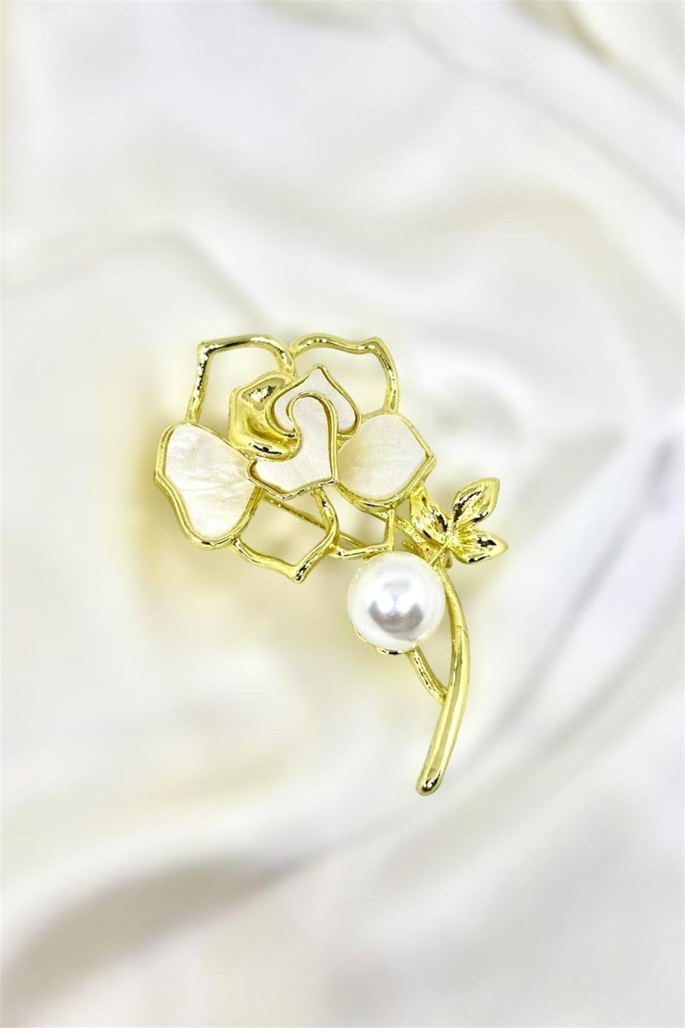 İnci Detaylı Mineli Gül Broş Yaka İğnesi