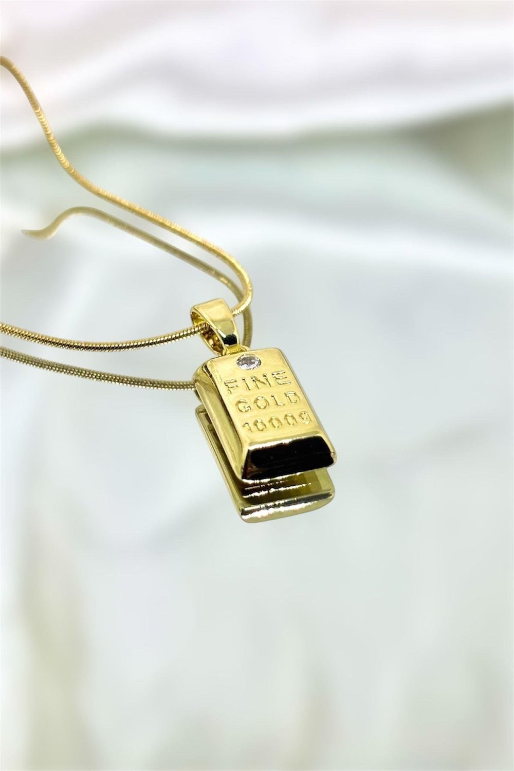 Zirkon Taşlı Külçe Altın Kolye